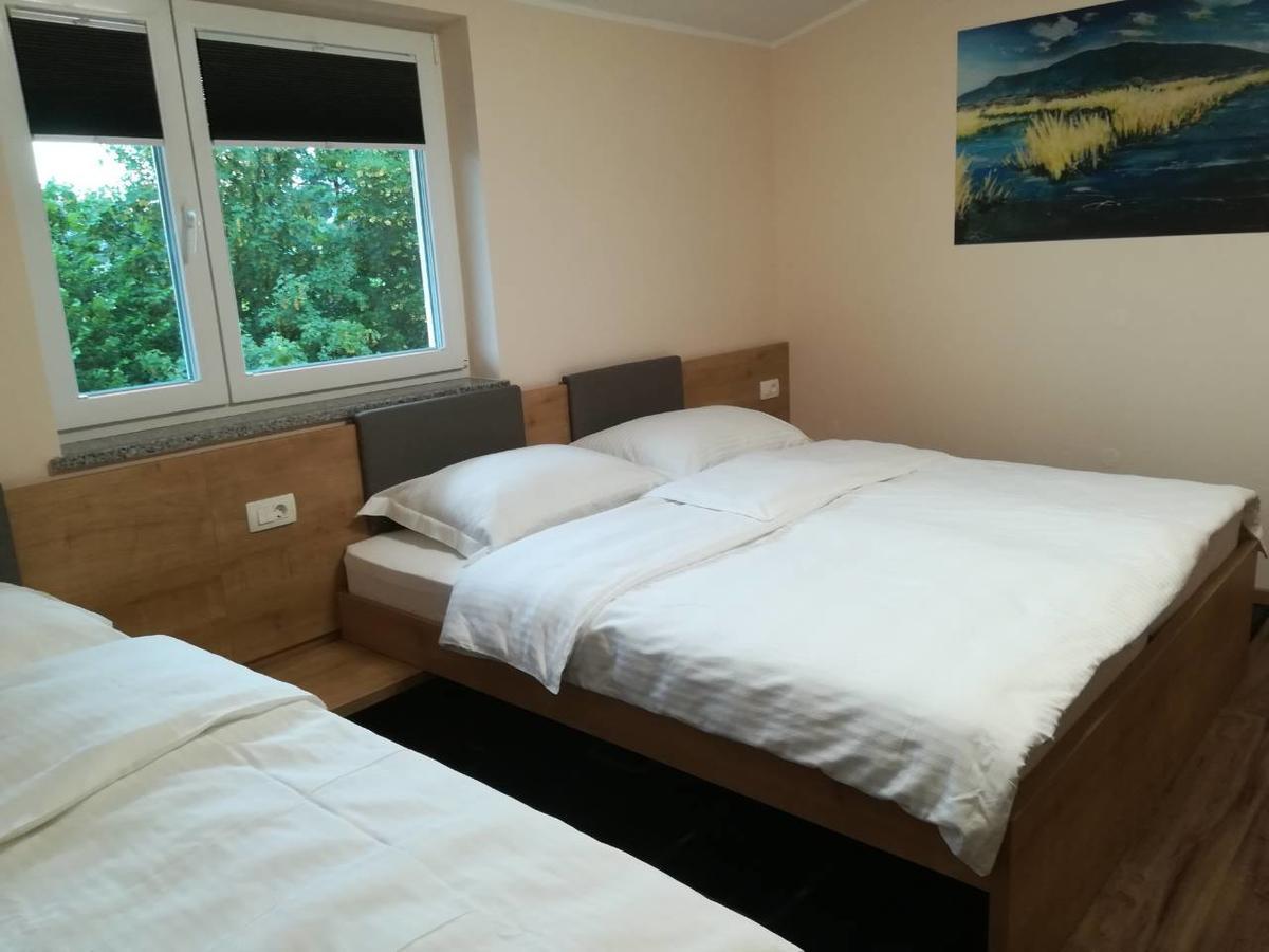 Gostilna S Prenocisci Pav Hotel Rakek Exterior photo